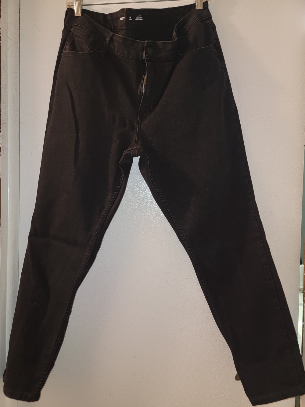 Old Navy Women's Mid-Rise Super Skinny Jeans in Black